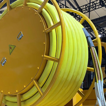 巻き取りケーブル